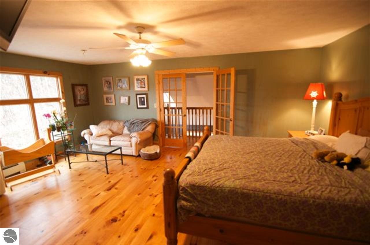 10483 Craig Road Traverse City, MI 49686 - Photo 37 of 53 1786896-36.JPG