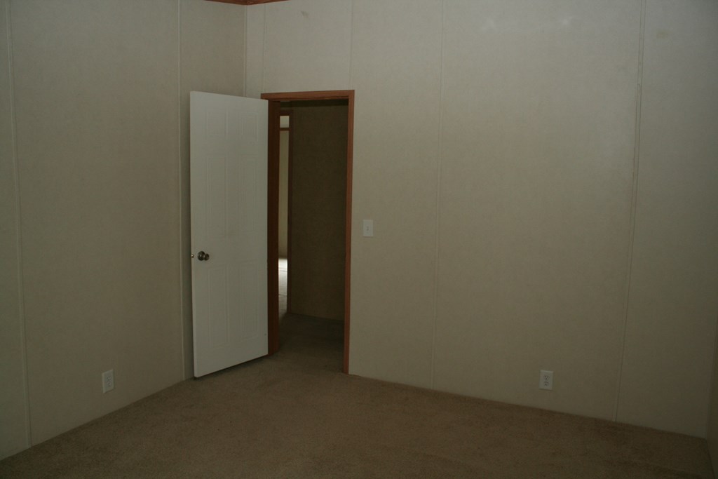 50 Simmons Road Mauk, GA 31058 - Photo 12 of 35 a view of hallway with closet