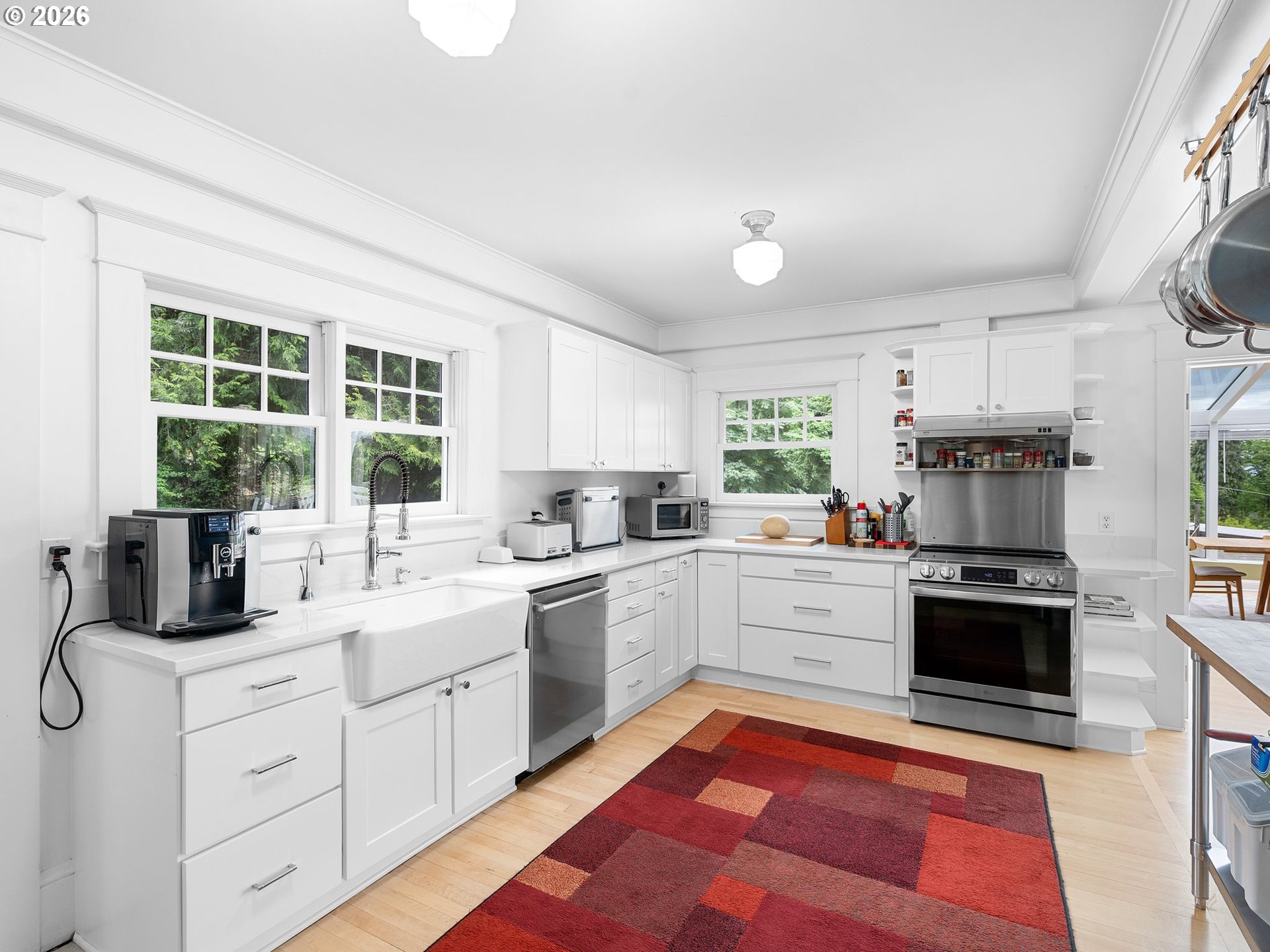 7100 Southwest Brier Place Portland, OR 97239 - Photo 7 of 45