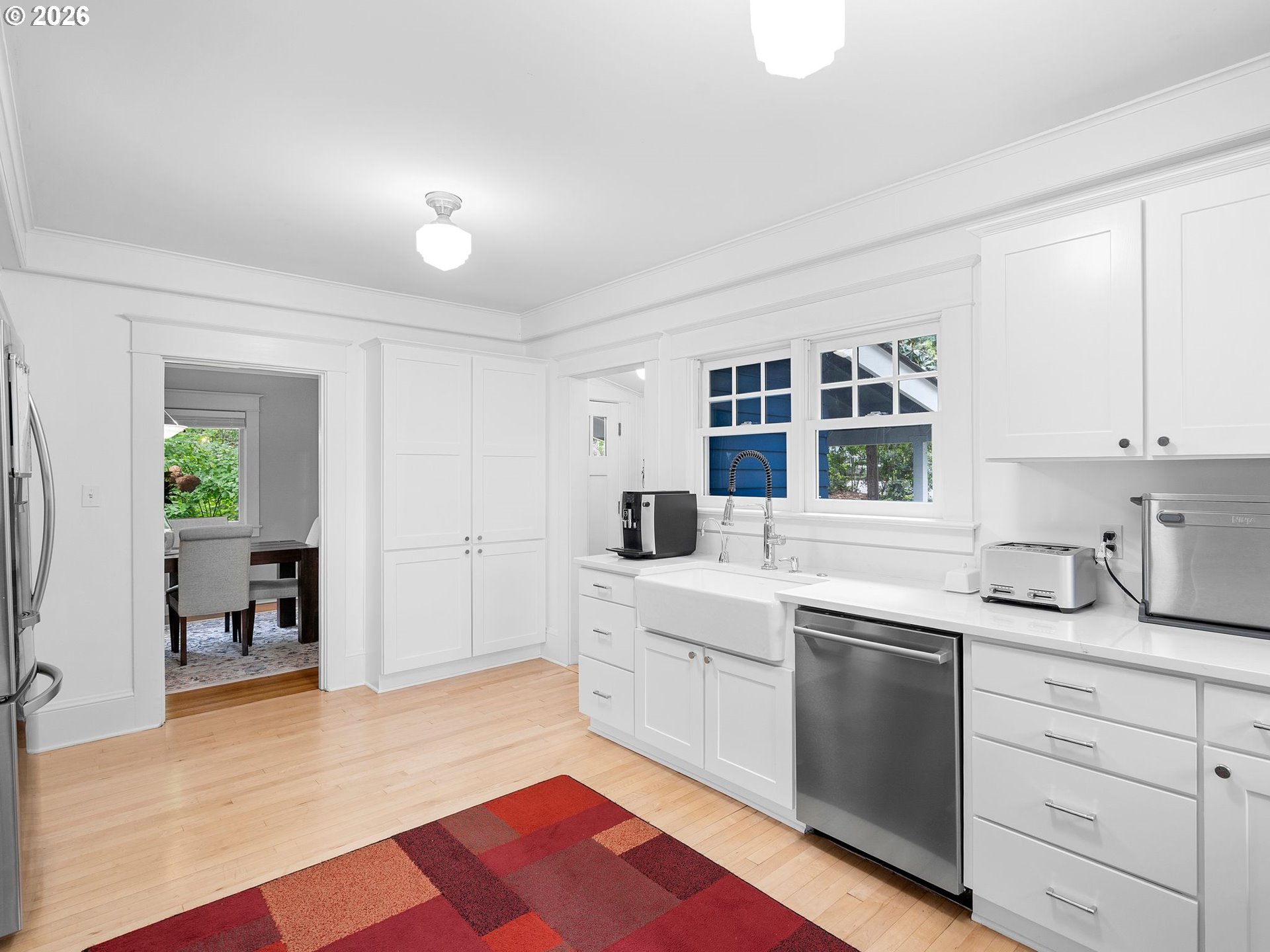 7100 Southwest Brier Place Portland, OR 97239 - Photo 8 of 45