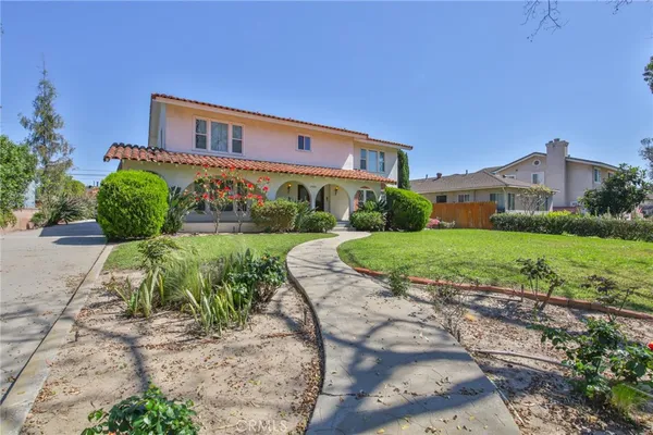 $6,200 | 3744 Pine Avenue, Long Beach, CA 90807
