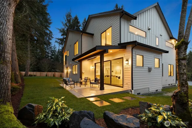 $3,100,000 | 14515 Southeast 20th Place, Bellevue, WA 98007