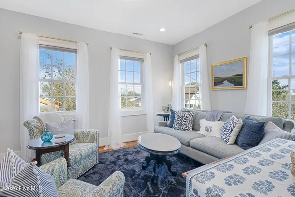 $2,250,000 | 819 Broad Street, Beaufort, NC 28516