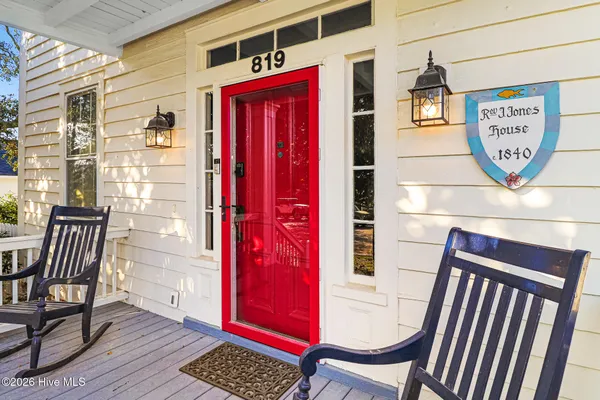 $2,250,000 | 819 Broad Street, Beaufort, NC 28516