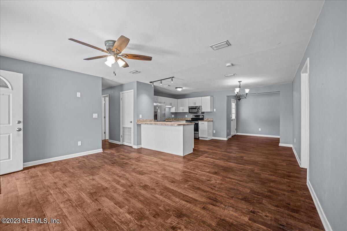 2239 Craven Road Green Cove Springs, FL 32043 - Photo 7 of 19 04-JWLeePhoto-7725