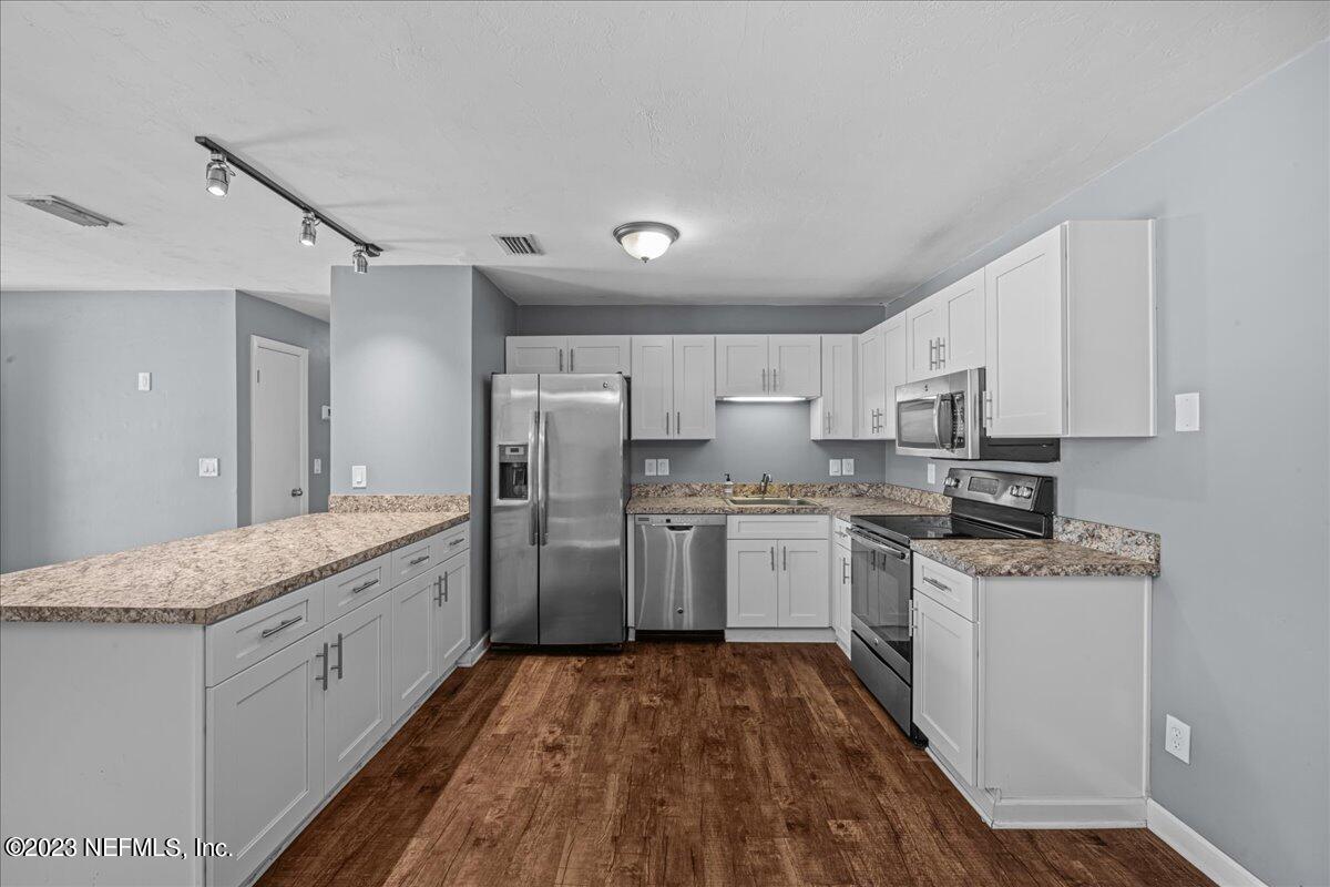 2239 Craven Road Green Cove Springs, FL 32043 - Photo 8 of 19 05-JWLeePhoto-7731
