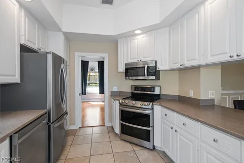 $379,900 | 2246 Heydon Circle West, Naples, FL 34120