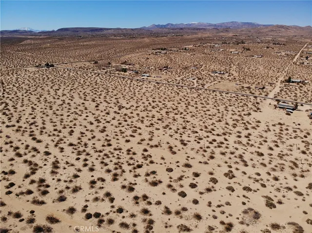 a view of a sky view
