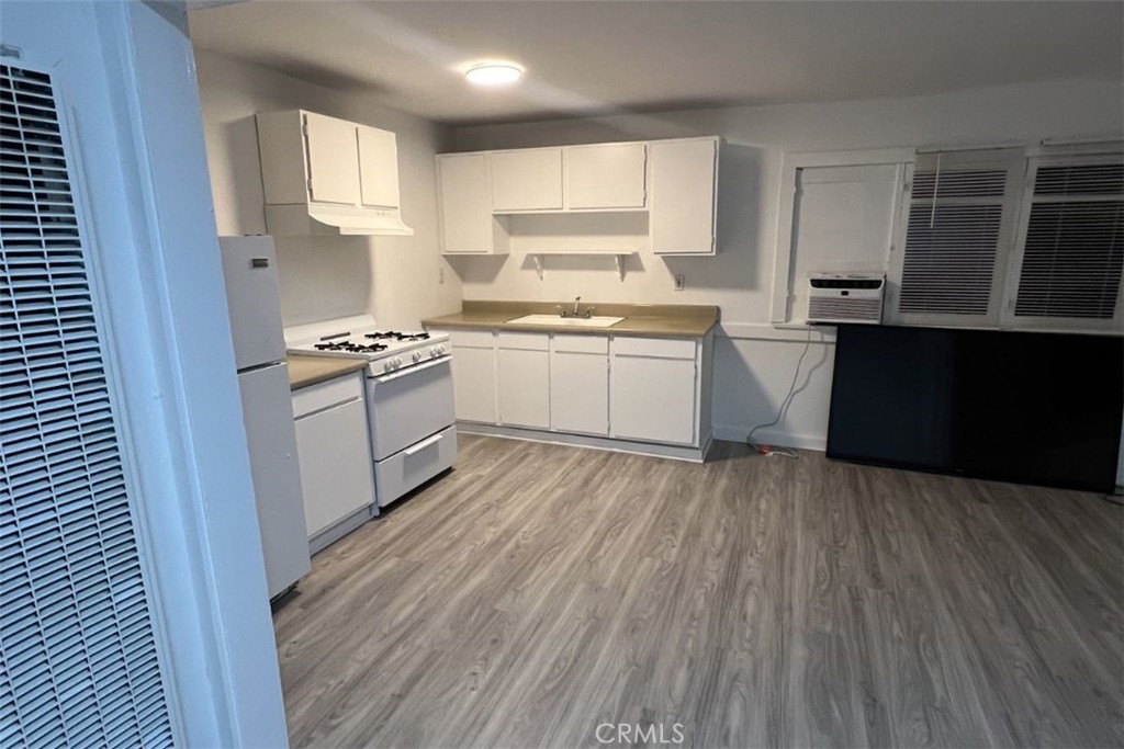 1007 East Maple Street, Unit 5 Pasadena, CA 91106 - Photo 6 of 7
