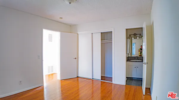 $2,325 | 447 West Elk Avenue, Glendale, CA 91204