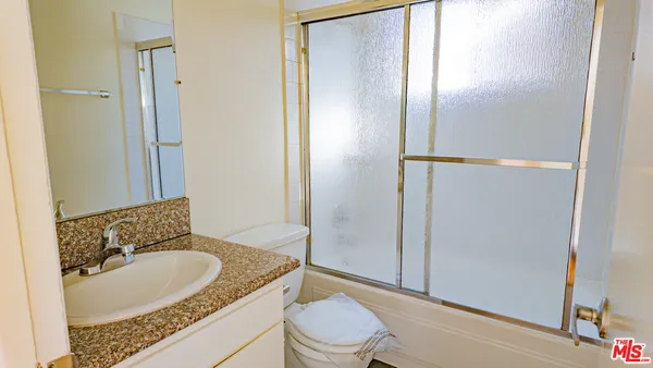 $2,325 | 447 West Elk Avenue, Glendale, CA 91204