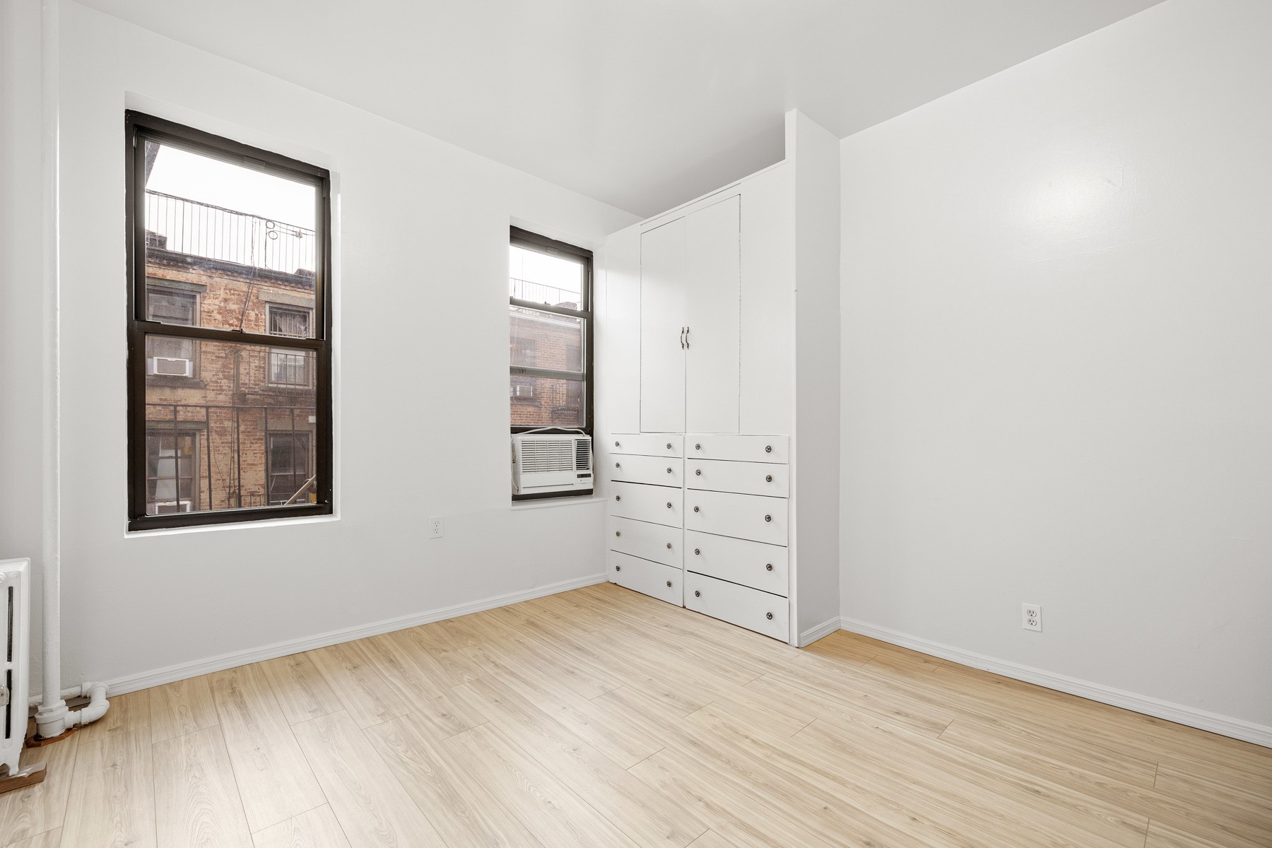 231 East 10th Street, Unit 16 Manhattan, NY 10003 - Photo 2 of 11 Photo 2