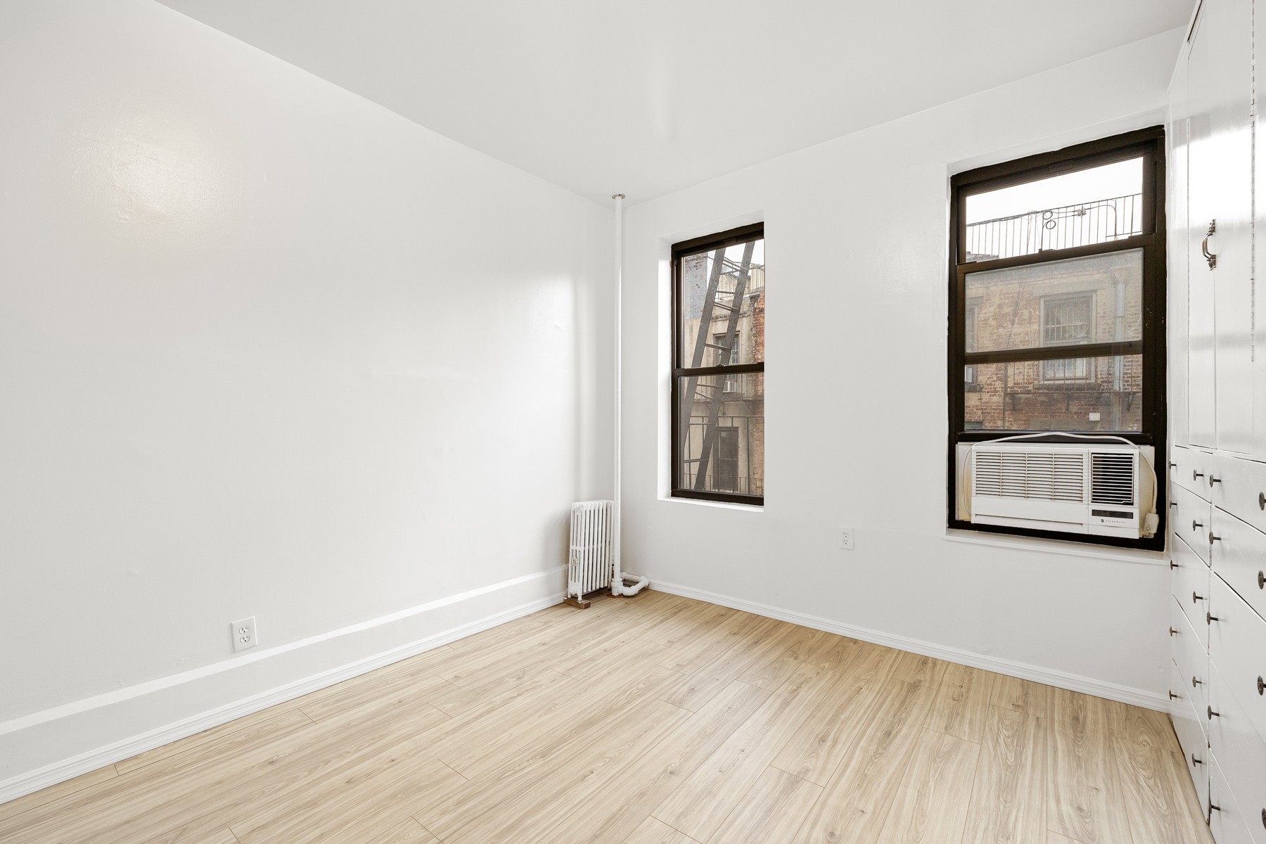 231 East 10th Street, Unit 16 Manhattan, NY 10003 - Photo 3 of 11 Photo 3