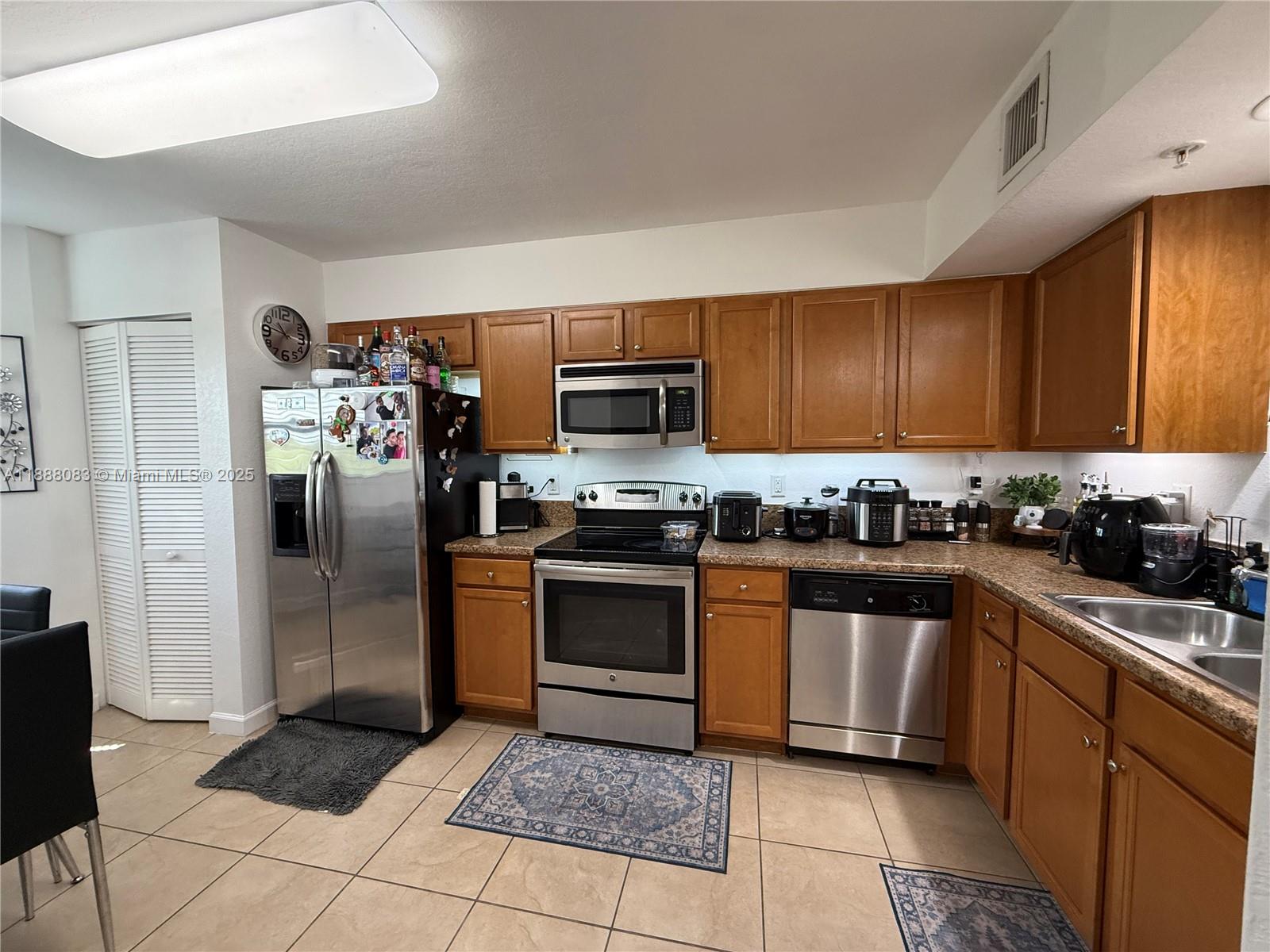 22561 Southwest 88th Place, Unit 2027 Cutler Bay, FL 33190 - Photo 3 of 11