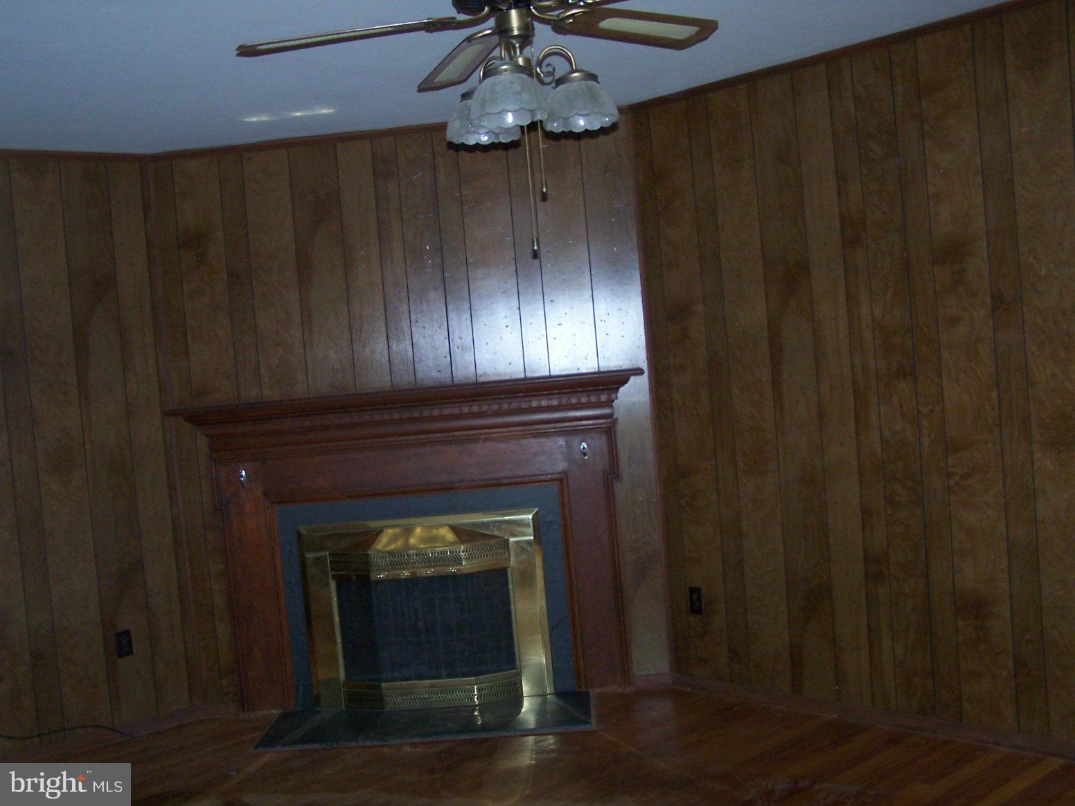 874 Shore Acres Road Arnold, MD 21012 - Photo 12 of 30 Family Room