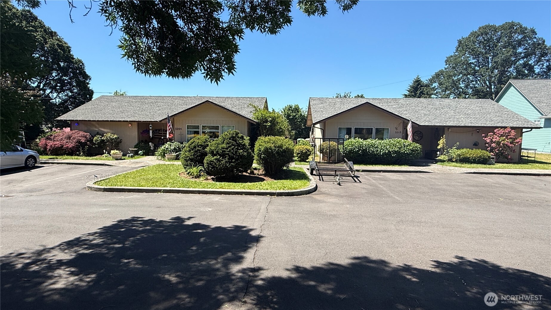 3205 Pacific Way Longview, WA 98632 - Photo 1 of 5