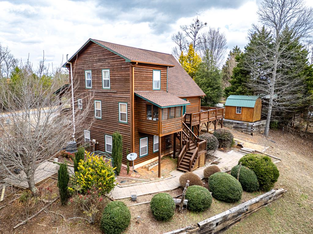 210 Pin Oak Ridge Murphy, NC 28906 - Photo 50 of 51 a view of a chairs and table in a patio
