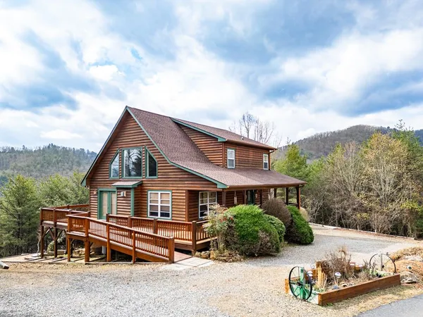$530,000 | 210 Pin Oak Ridge, Murphy, NC 28906