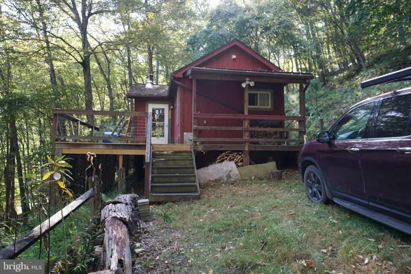 $239,000 | 1453 Dry Run Road, Franklin, WV 26807