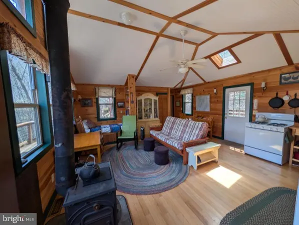 $239,000 | 1453 Dry Run Road, Franklin, WV 26807