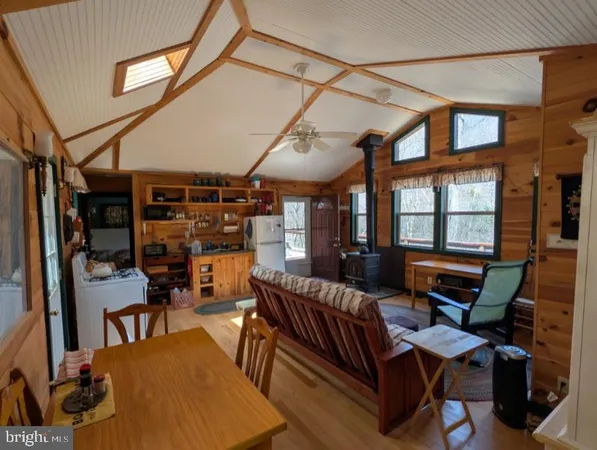 $239,000 | 1453 Dry Run Road, Franklin, WV 26807