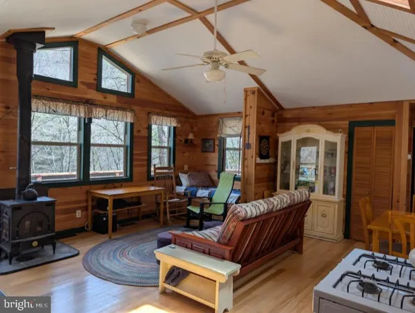 $239,000 | 1453 Dry Run Road, Franklin, WV 26807