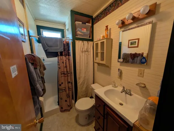 $239,000 | 1453 Dry Run Road, Franklin, WV 26807