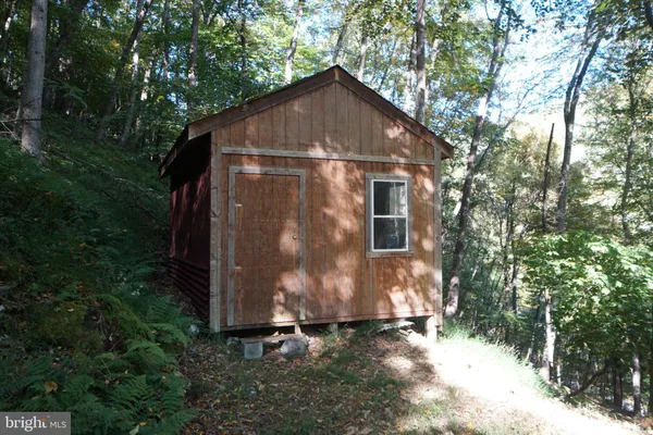 $239,000 | 1453 Dry Run Road, Franklin, WV 26807