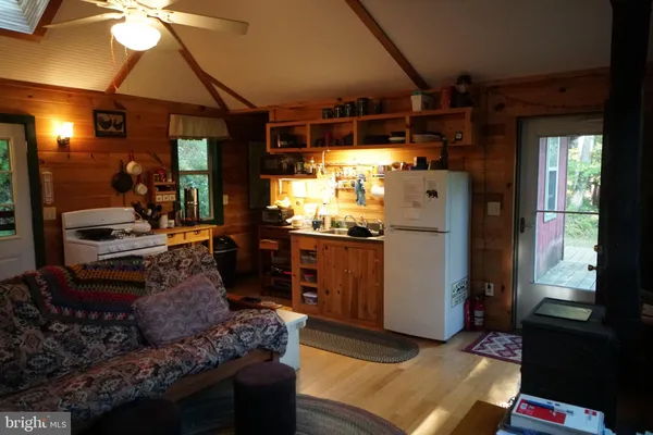 $239,000 | 1453 Dry Run Road, Franklin, WV 26807