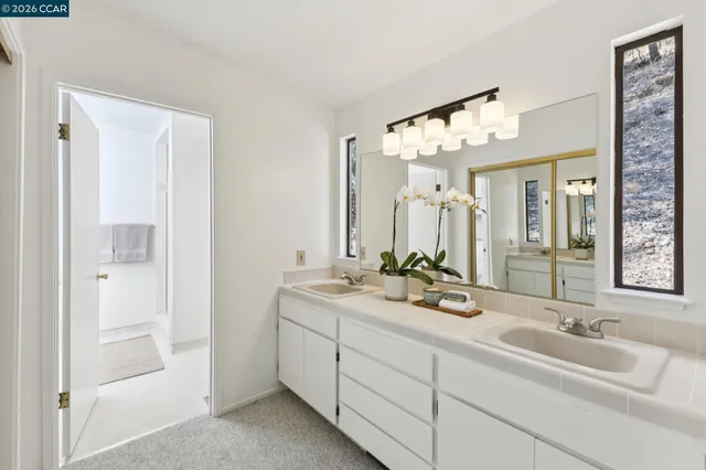 $1,595,000 | 39 St Stephens Drive, Orinda, CA 94563