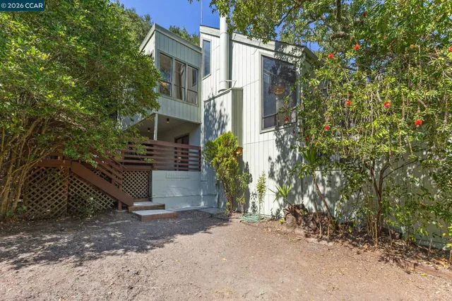 $1,595,000 | 39 St Stephens Drive, Orinda, CA 94563