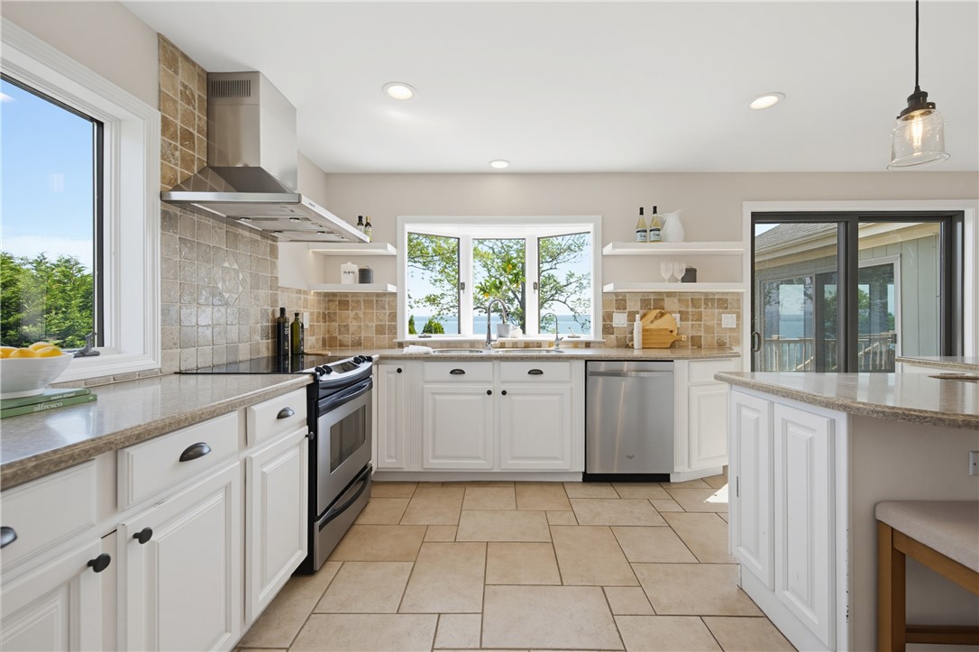 54 Oliver Hazard Perry Road Portsmouth, RI 02871 - Photo 8 of 28