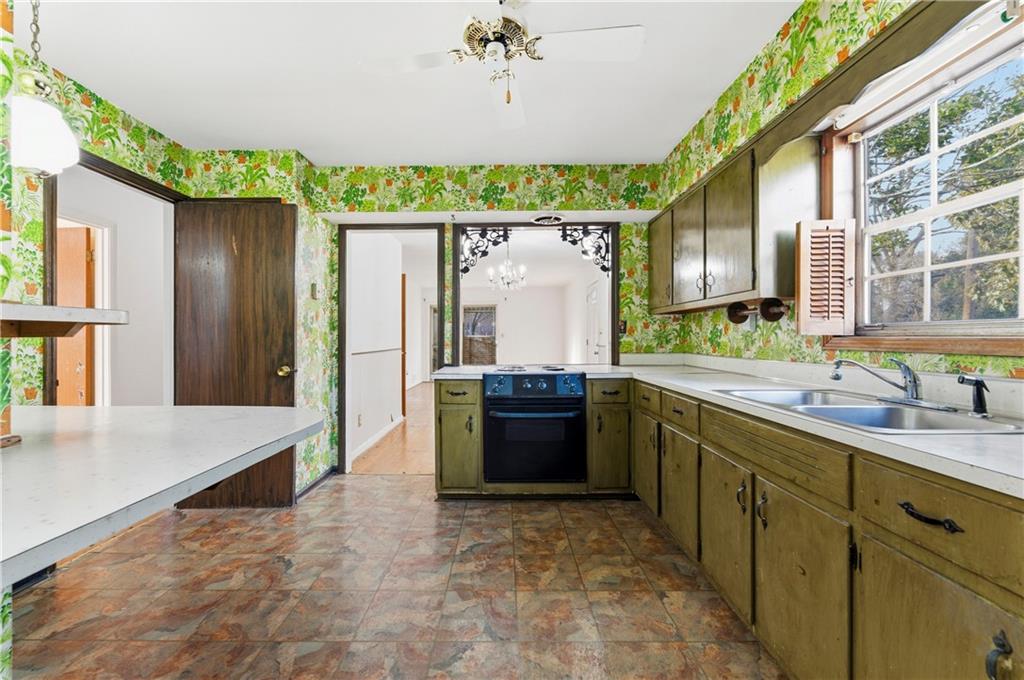 1887 Robinhill Court Tucker, GA 30084 - Photo 13 of 25