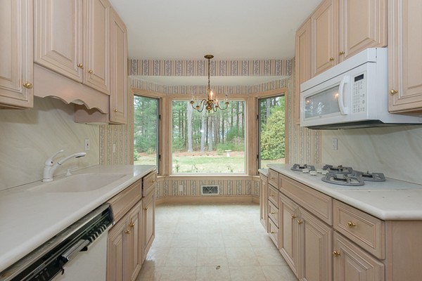 155 Concord Road Wayland, MA 01778 - Photo 9 of 14 Gallery Image 9
