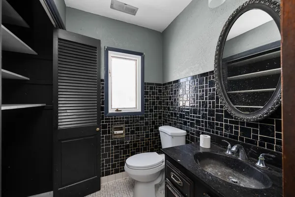 $250,000 | 1012 5th Avenue South, Clinton, IA 52732