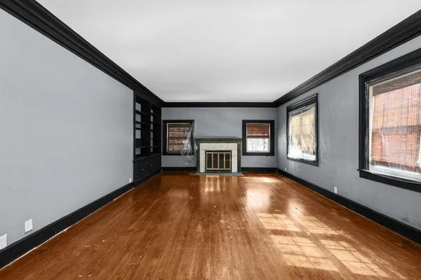 $250,000 | 1012 5th Avenue South, Clinton, IA 52732