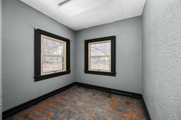 $250,000 | 1012 5th Avenue South, Clinton, IA 52732