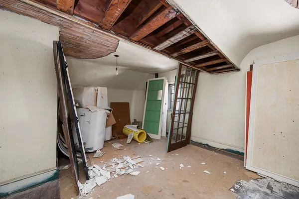 $250,000 | 1012 5th Avenue South, Clinton, IA 52732