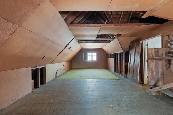 $250,000 | 1012 5th Avenue South, Clinton, IA 52732