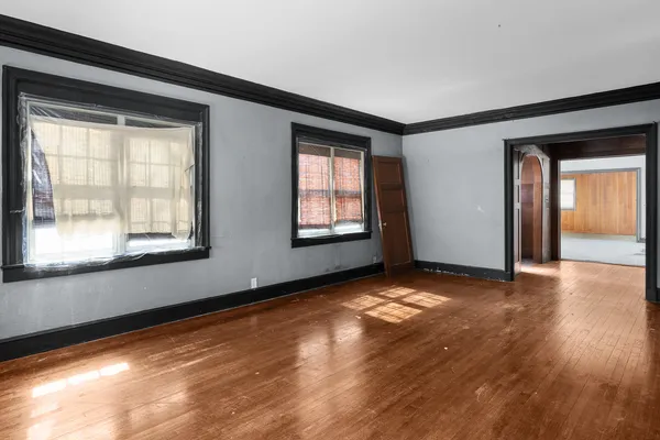 $250,000 | 1012 5th Avenue South, Clinton, IA 52732