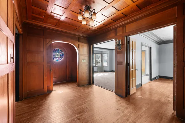 $250,000 | 1012 5th Avenue South, Clinton, IA 52732