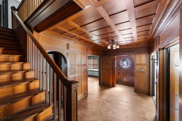 $250,000 | 1012 5th Avenue South, Clinton, IA 52732