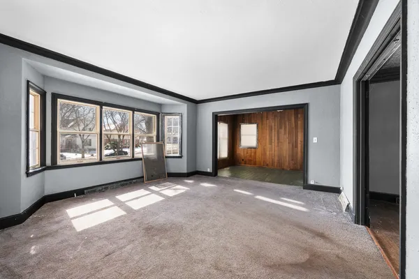 $250,000 | 1012 5th Avenue South, Clinton, IA 52732