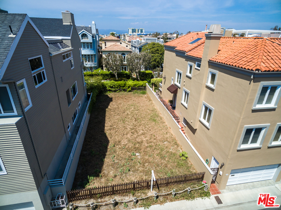 132 Quarterdeck Street Marina del Rey, CA 90292 - Photo 1 of 10