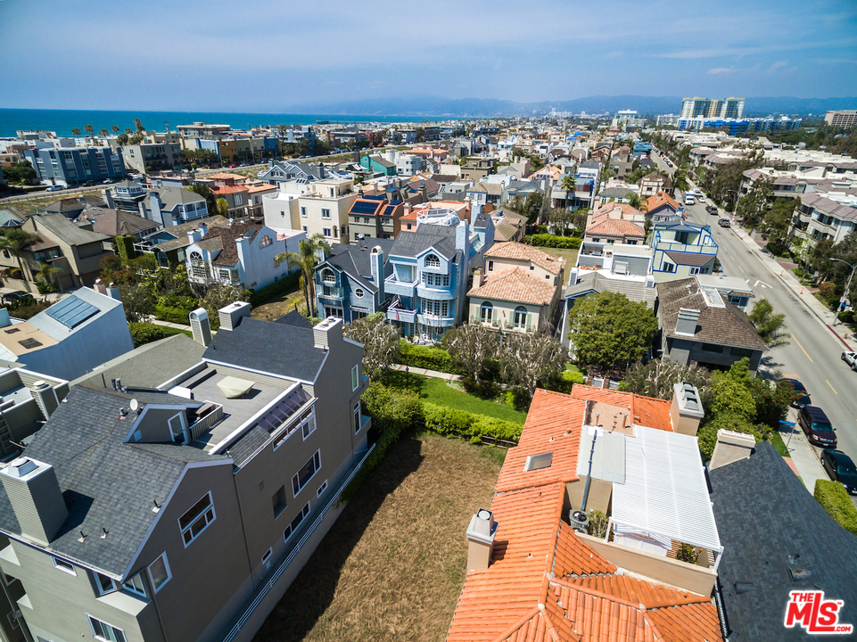 132 Quarterdeck Street Marina del Rey, CA 90292 - Photo 4 of 10