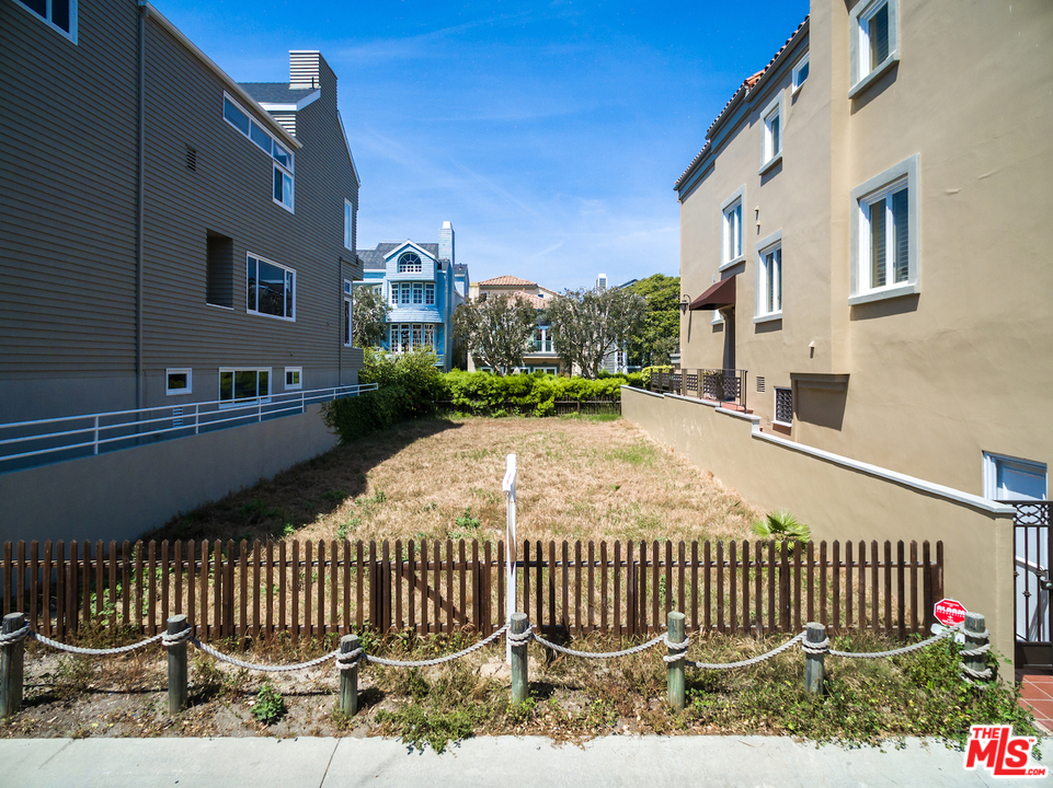132 Quarterdeck Street Marina del Rey, CA 90292 - Photo 6 of 10