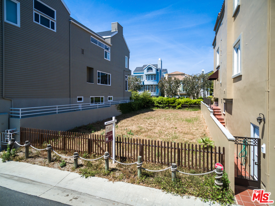 132 Quarterdeck Street Marina del Rey, CA 90292 - Photo 7 of 10