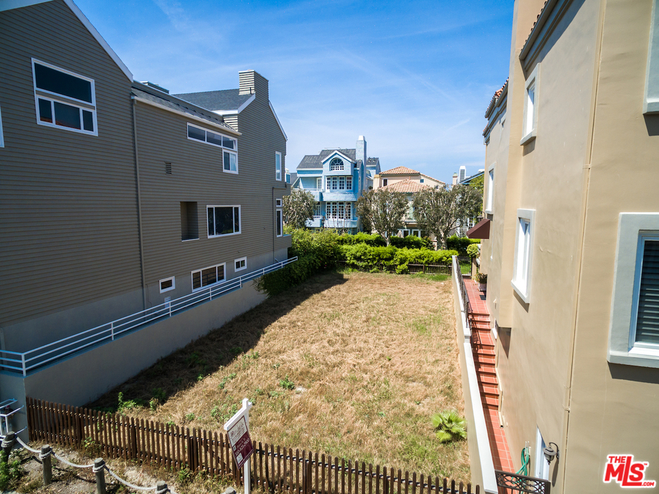 132 Quarterdeck Street Marina del Rey, CA 90292 - Photo 8 of 10