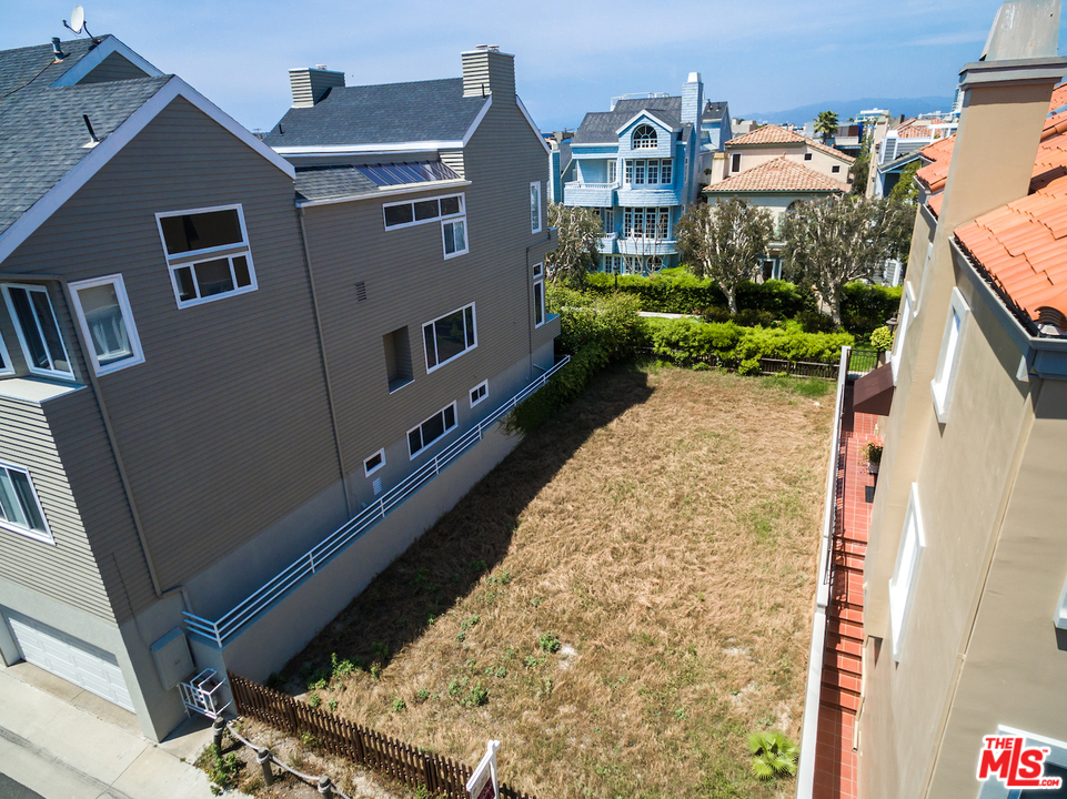 132 Quarterdeck Street Marina del Rey, CA 90292 - Photo 9 of 10