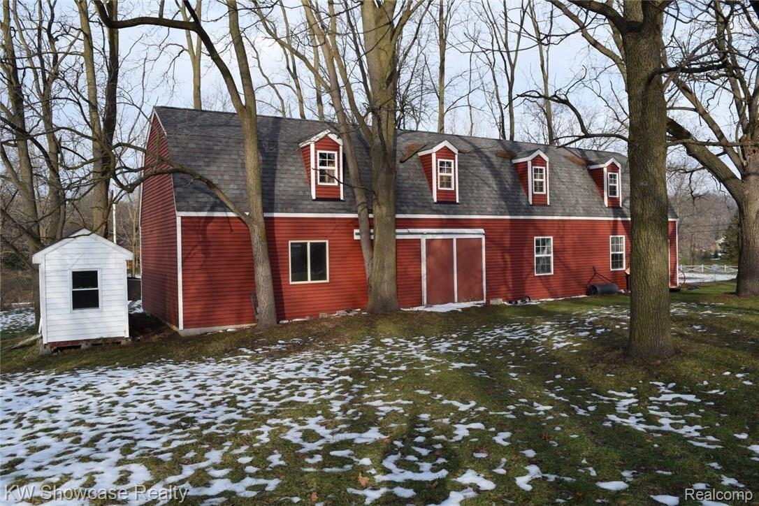 2859 Wixom Road Milford, MI 48381 - Photo 9 of 17 DSC_0009.JPG